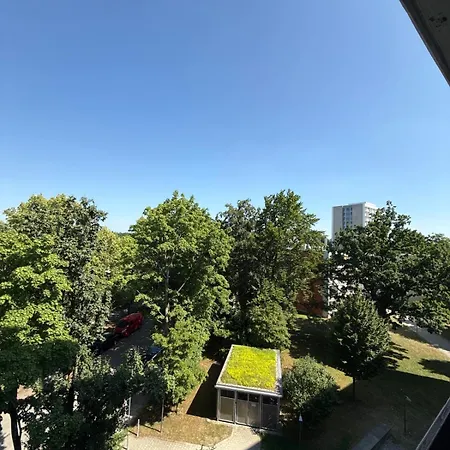 Bright Near & Nature Apartment *
